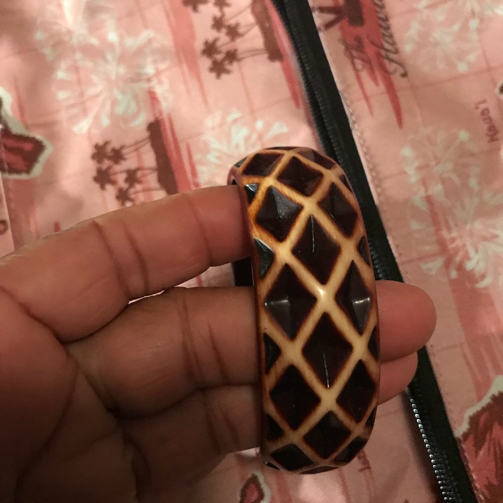 Wooden designed bracelet